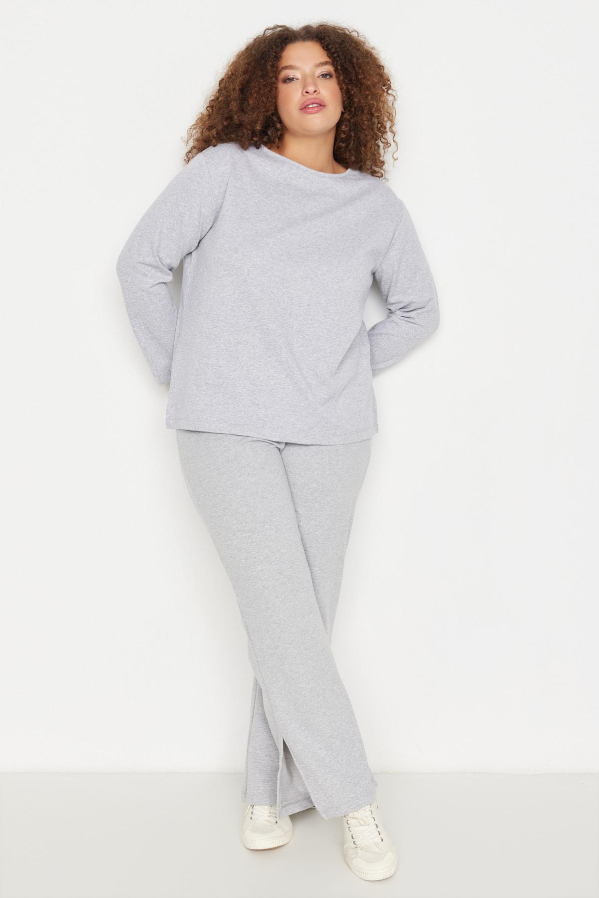 Women s Plus Size Pajama Set Gray Knitted Pajama Set with Slits on the Legs 3XL
Women s Plus Size Pajama Set Gray Knitted Pajama Set with Slits on the Legs 3XL