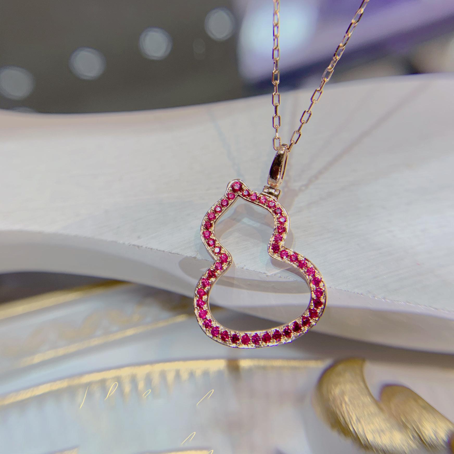 S925 Sterling Silver Clavicle Chain Necklace for Women with Chinese Style Hollow Gourd Pendant 925 Sterling Silver
S925 Sterling Silver Clavicle Chain Necklace for Women with Chinese Style Hollow Gourd Pendant 925 Sterling Silver