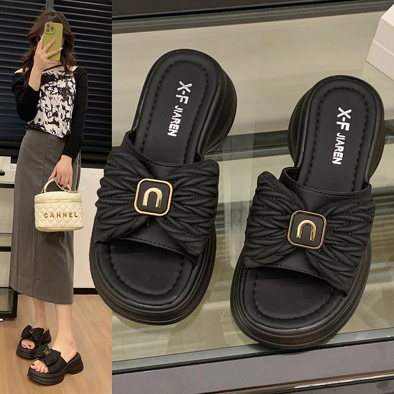 Women s Slippers Thick Soled Sandals Bathroom for Women s Summer Outerwear 2024 New Slippers Fashion Outdoor Thick Soled Slipper
Women s Slippers Thick Soled Sandals Bathroom for Women s Summer Outerwear 2024 New Slippers Fashion Outdoor Thick Soled Slipper