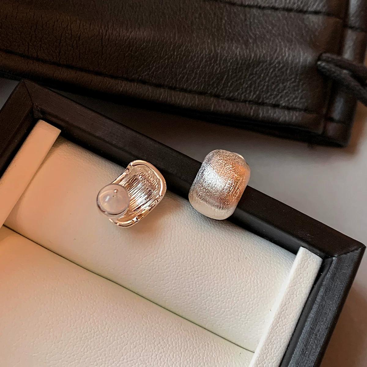 Silver Needle Metal Gold Silver Brushed Small Stud Earrings for Women 2026 New Style High-End Light Luxury Simple Earrings серебряный
Silver Needle Metal Gold Silver Brushed Small Stud Earrings for Women 2026 New Style High-End Light Luxury Simple Earrings серебряный