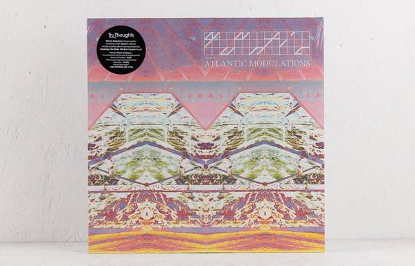 12inch Record QUANTIC - Atlantic Modulations TRUEP387 Tru Thoughts 2019 UK Dance & Electronica
12inch Record QUANTIC - Atlantic Modulations TRUEP387 Tru Thoughts 2019 UK Dance & Electronica