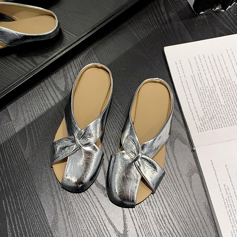 2025 новая сумка из искусственной кожи, голова, крутые тапочки, женские летние, для улицы, на плоской подошве, с внутренней высотой, полушлепки, средний каблук, повседневные мюли, кожаные шлепки 40 серебряный
2025 новая сумка из искусственной кожи, голова, крутые тапочки, женские летние, для улицы, на плоской подошве, с внутренней высотой, полушлепки, средний каблук, повседневные мюли, кожаные шлепки 40 серебряный