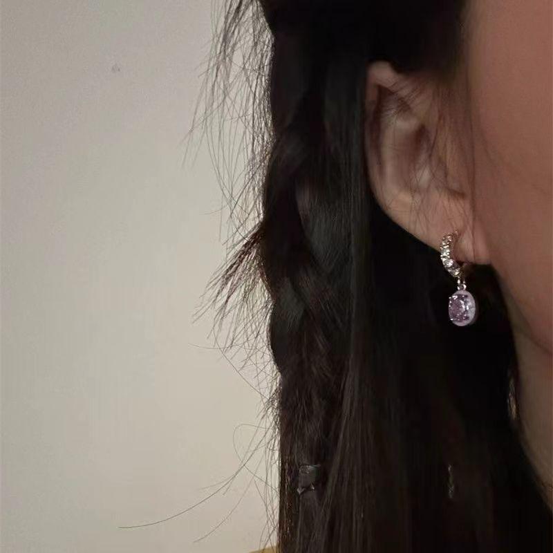 New sandwich candy colorful gemstone earrings niche design sense versatile light luxury retro temperament high-end ears
New sandwich candy colorful gemstone earrings niche design sense versatile light luxury retro temperament high-end ears