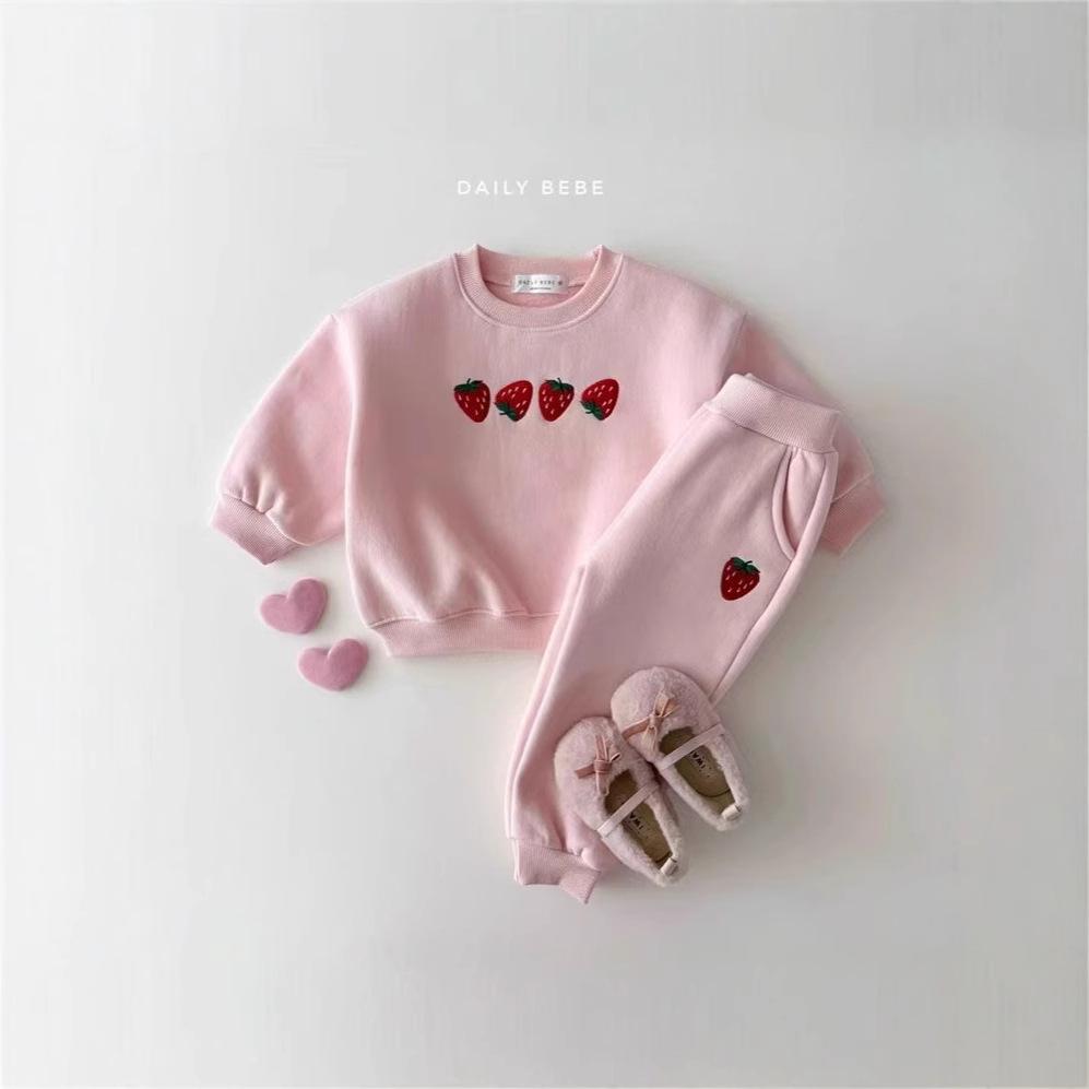 2025 Children s Autumn/Winter Strawberry Sweater Sportswear Two-Piece Set 73 cm світло-жовтого кольору
2025 Children s Autumn/Winter Strawberry Sweater Sportswear Two-Piece Set 73 cm світло-жовтого кольору