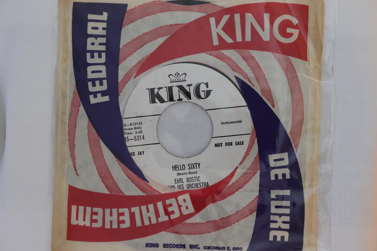 7inch Record EARL BOSTIC & HIS ORCHESTRA - Hello Sixty / Off Shore 455314 King Records 1960 US Jazz Used
7inch Record EARL BOSTIC & HIS ORCHESTRA - Hello Sixty / Off Shore 455314 King Records 1960 US Jazz Used