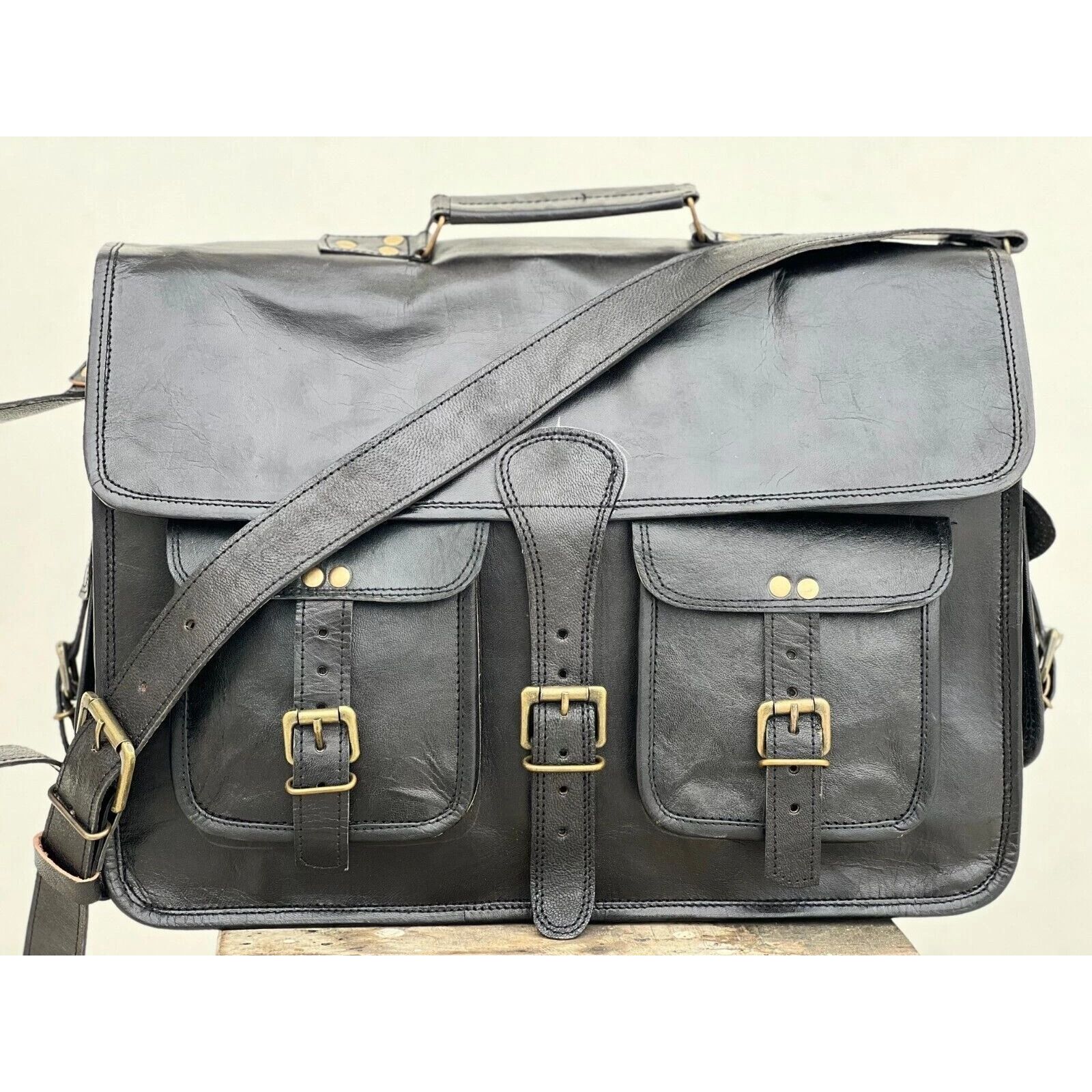 Men s Briefcase Practical Bag Leather Vintage Laptop Messenger Satchel 15 x 11 x 4 in чорний
Men s Briefcase Practical Bag Leather Vintage Laptop Messenger Satchel 15 x 11 x 4 in чорний