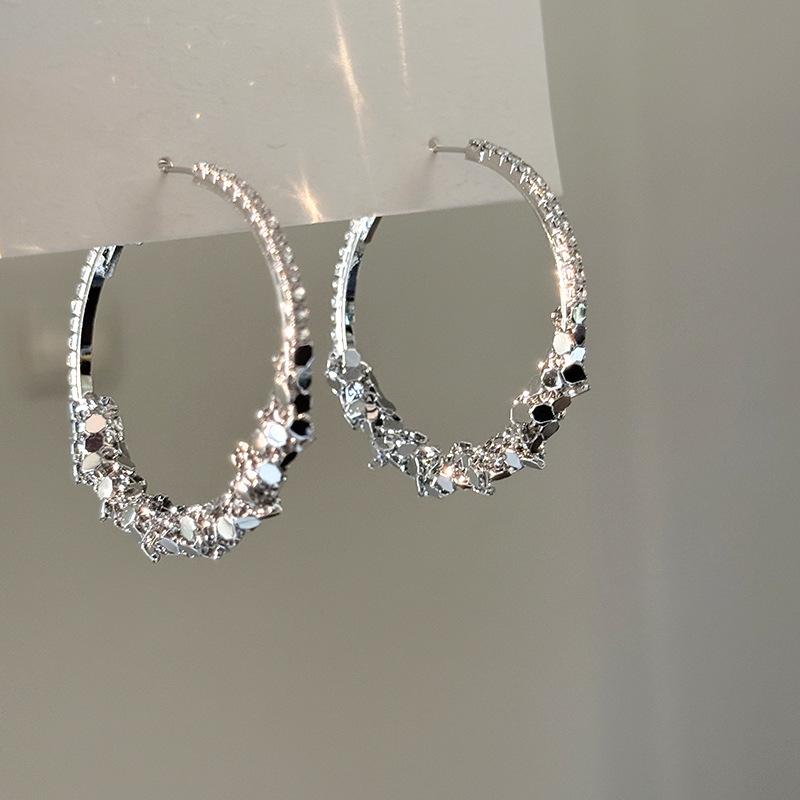 Silver Needle Diamond Round Earrings Korean Sweet and Cool Spice Girls Versatile Earrings Women s Simple Personality Earrings Niche Premium Sense
Silver Needle Diamond Round Earrings Korean Sweet and Cool Spice Girls Versatile Earrings Women s Simple Personality Earrings Niche Premium Sense