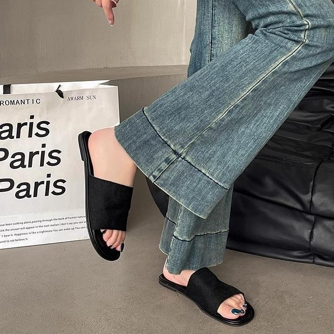 Retro Mori sandals one-word slippers women s 2024 summer new wear soft-soled beach vacation wind flat sandals 35 чорний
Retro Mori sandals one-word slippers women s 2024 summer new wear soft-soled beach vacation wind flat sandals 35 чорний