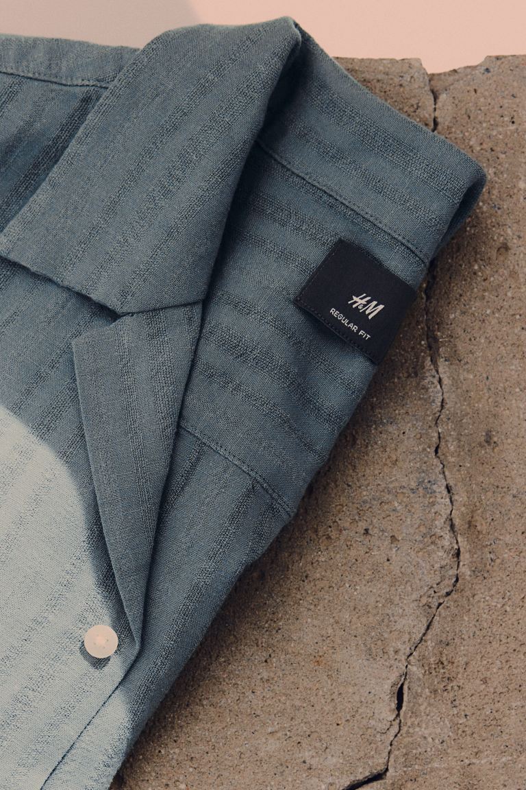 Рубашка Camp из льняной смеси HM Regular Fit Бирюзовая
Рубашка Camp из льняной смеси HM Regular Fit Бирюзовая