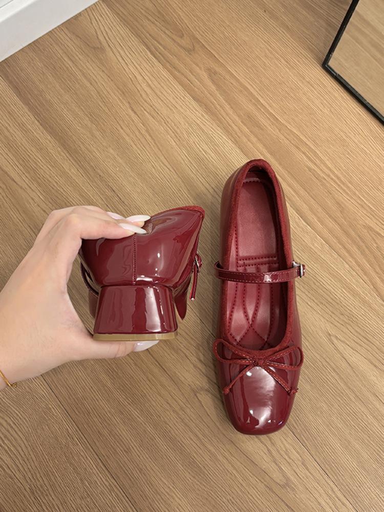 Sheepskin version~ genuine leather small man inner height increase 7CM bow one-word buckle Mary Jane shoes women s thick heel retro single shoes 34
Sheepskin version~ genuine leather small man inner height increase 7CM bow one-word buckle Mary Jane shoes women s thick heel retro single shoes 34