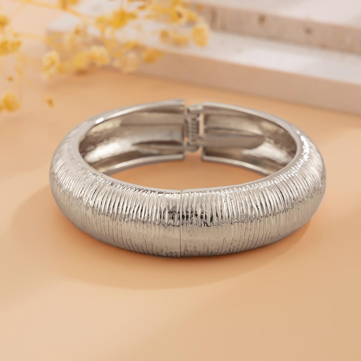 DIEZI 4 style Resin Acrylic Bangles Punk Hip Hop Men Gold Silver Color Metal Geometric Spring Bangles Women Bracelet Jewelry
DIEZI 4 style Resin Acrylic Bangles Punk Hip Hop Men Gold Silver Color Metal Geometric Spring Bangles Women Bracelet Jewelry