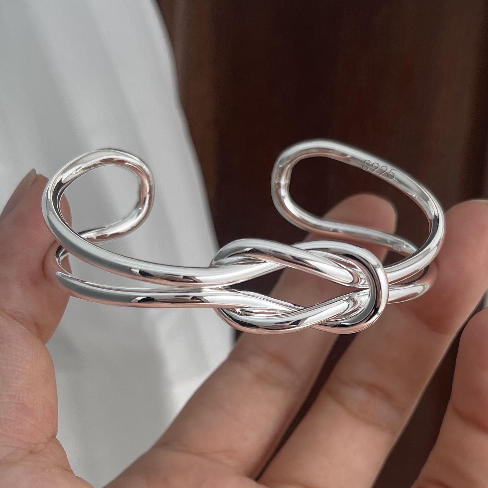 100% Solid 925 Sterling Silver Metal Bracelet for Women Wide Heart Handmade Simple Interware Smooth Bracelets For Birthday Gift
100% Solid 925 Sterling Silver Metal Bracelet for Women Wide Heart Handmade Simple Interware Smooth Bracelets For Birthday Gift