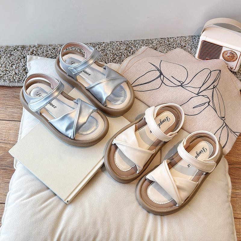Girls Summer Korean Style Non-Slip Sandals – Minimalist Outdoor Beach Leather Shoes for Children Size 24, inner length 15.3 CM брудно-білий
Girls Summer Korean Style Non-Slip Sandals – Minimalist Outdoor Beach Leather Shoes for Children Size 24, inner length 15.3 CM брудно-білий