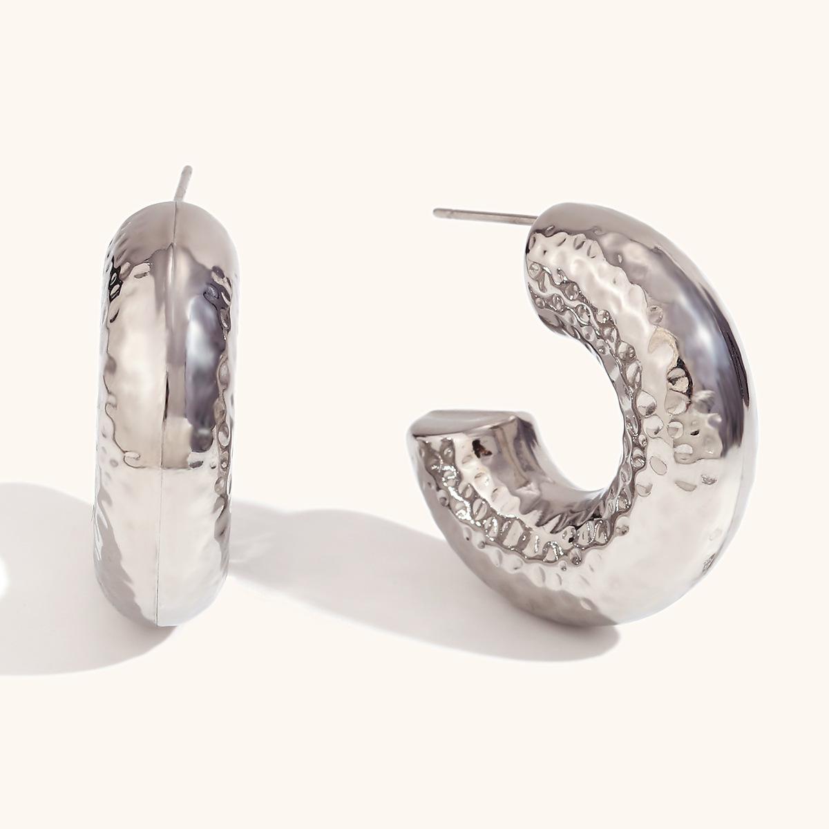 Punk Round Chunky Hoop Earrings for Women Stainless Steel Hammered Metal Circle Earring C Shape Thick Tube Hoops Vintage Zircon медный
Punk Round Chunky Hoop Earrings for Women Stainless Steel Hammered Metal Circle Earring C Shape Thick Tube Hoops Vintage Zircon медный