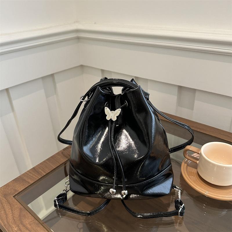 Popular pump with bucket bag women s large capacity 2025 new fashion backpack casual light travel backpack срібний
Popular pump with bucket bag women s large capacity 2025 new fashion backpack casual light travel backpack срібний