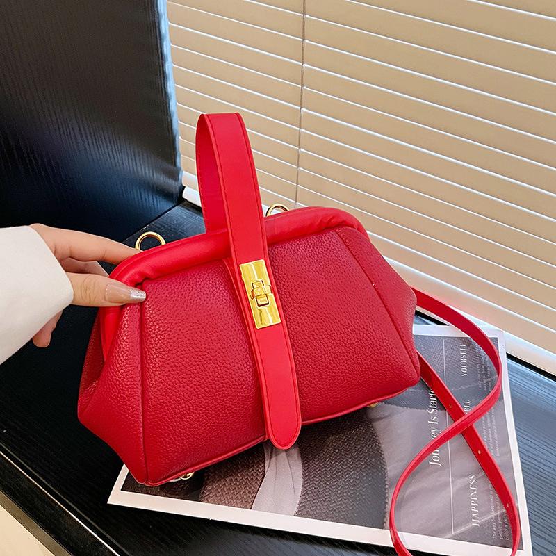 Сумка женская сумка новая мода новая текстура сумка-клип модная на плечо мессенджер красный
Сумка женская сумка новая мода новая текстура сумка-клип модная на плечо мессенджер красный