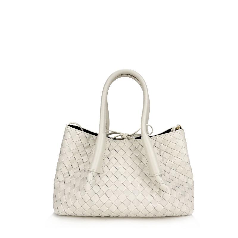 Spring and summer new fashion trend woven shoulder handbag cabbage basket leather bag women s bag messenger bag small size: 29*17*16cm
Spring and summer new fashion trend woven shoulder handbag cabbage basket leather bag women s bag messenger bag small size: 29*17*16cm