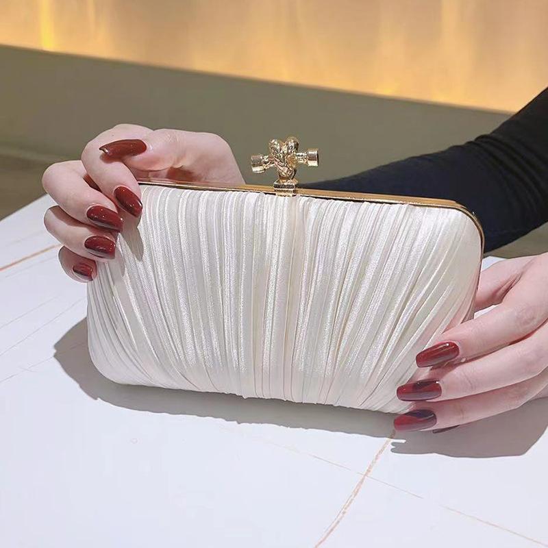 Pleated Evening Clutch Banquet Handbag For Women Crossbody Chain Bag Formal Bridal Wedding Clutch Prom Cocktail Party Purse
Pleated Evening Clutch Banquet Handbag For Women Crossbody Chain Bag Formal Bridal Wedding Clutch Prom Cocktail Party Purse