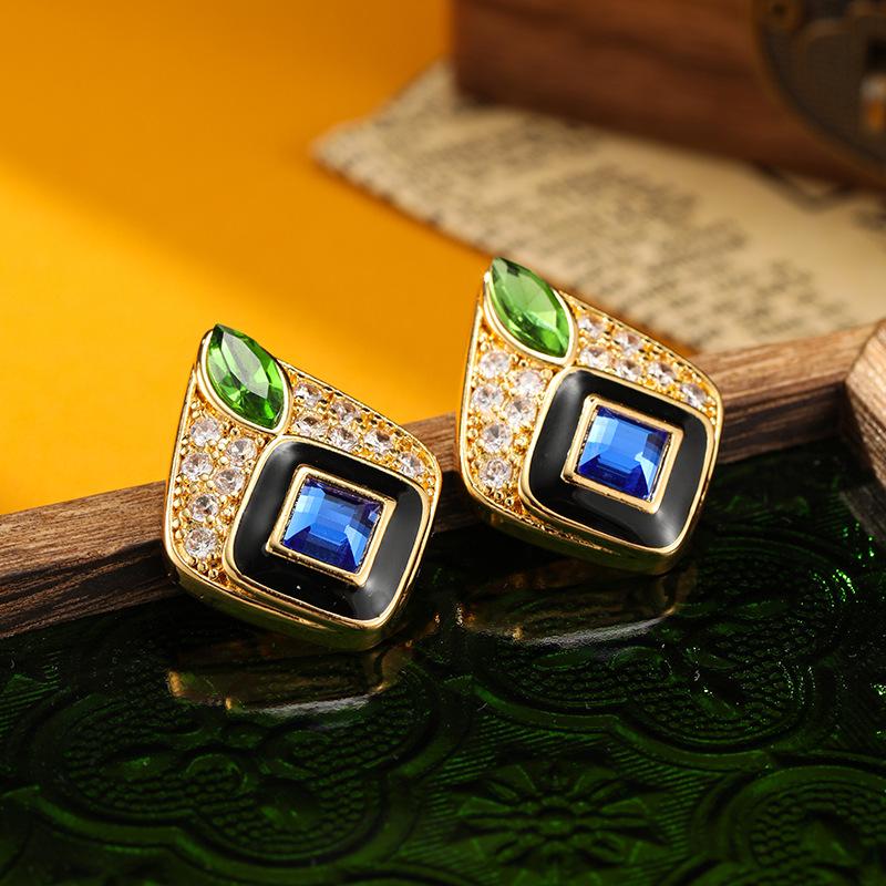 Jewelry New Trend Retro Palace Style Glazed Earrings Women s Light Luxury Earrings Party Festival Gifts
Jewelry New Trend Retro Palace Style Glazed Earrings Women s Light Luxury Earrings Party Festival Gifts