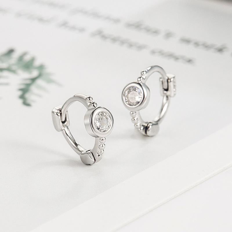 Trendy Cute Sweet Hollow Heart Zircon Hoop Earring For Women Classic Shiny Stud Earrings Fashion Small Ear Buckle Female Jewelry 1 Pair
Trendy Cute Sweet Hollow Heart Zircon Hoop Earring For Women Classic Shiny Stud Earrings Fashion Small Ear Buckle Female Jewelry 1 Pair