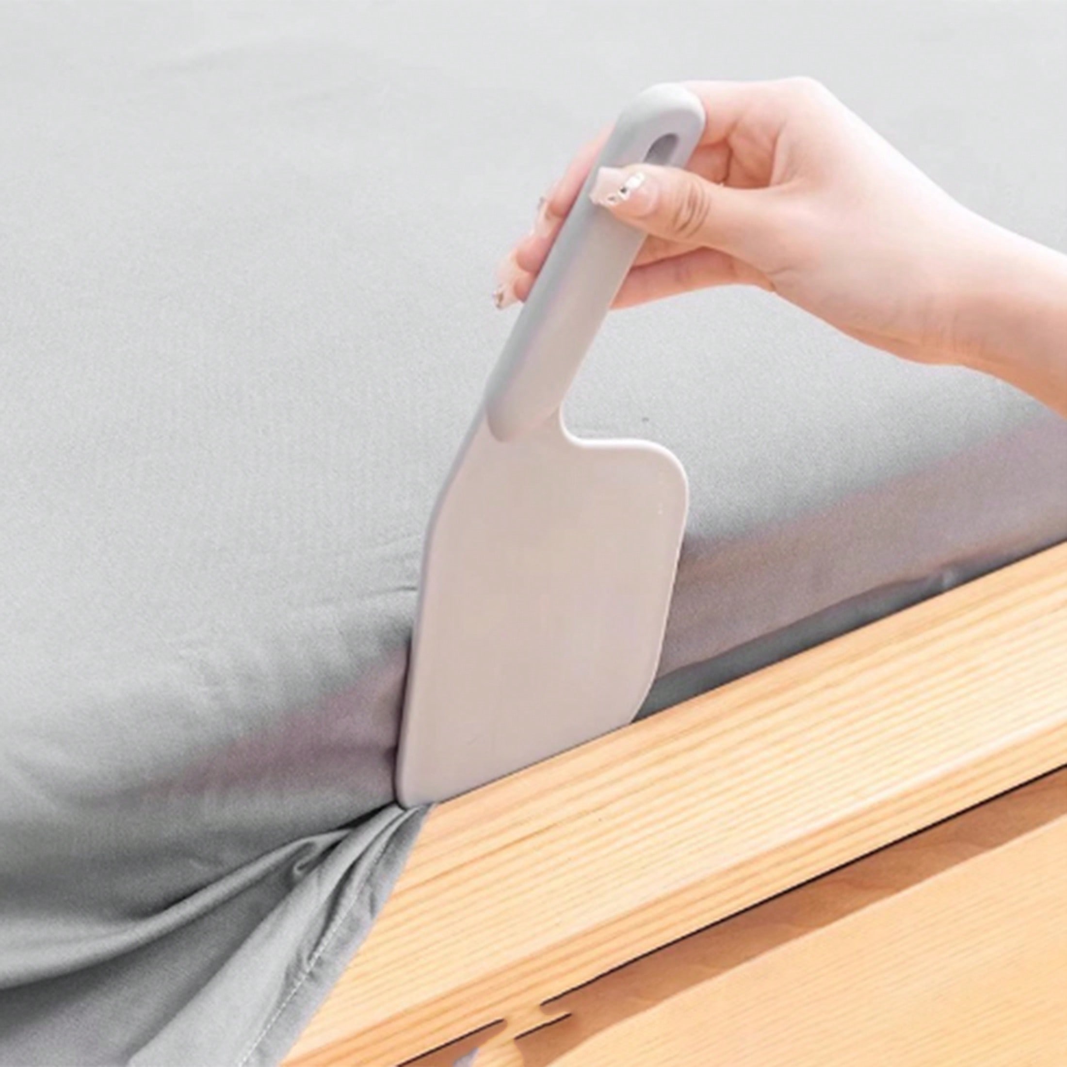 Bed Sheet Lifter, Large Size, Bed Mattress Raiser Tool, Home Organizer To Easily Change Bed Sheets, Fix Gaps Between Mattress 1PCS сірий
Bed Sheet Lifter, Large Size, Bed Mattress Raiser Tool, Home Organizer To Easily Change Bed Sheets, Fix Gaps Between Mattress 1PCS сірий