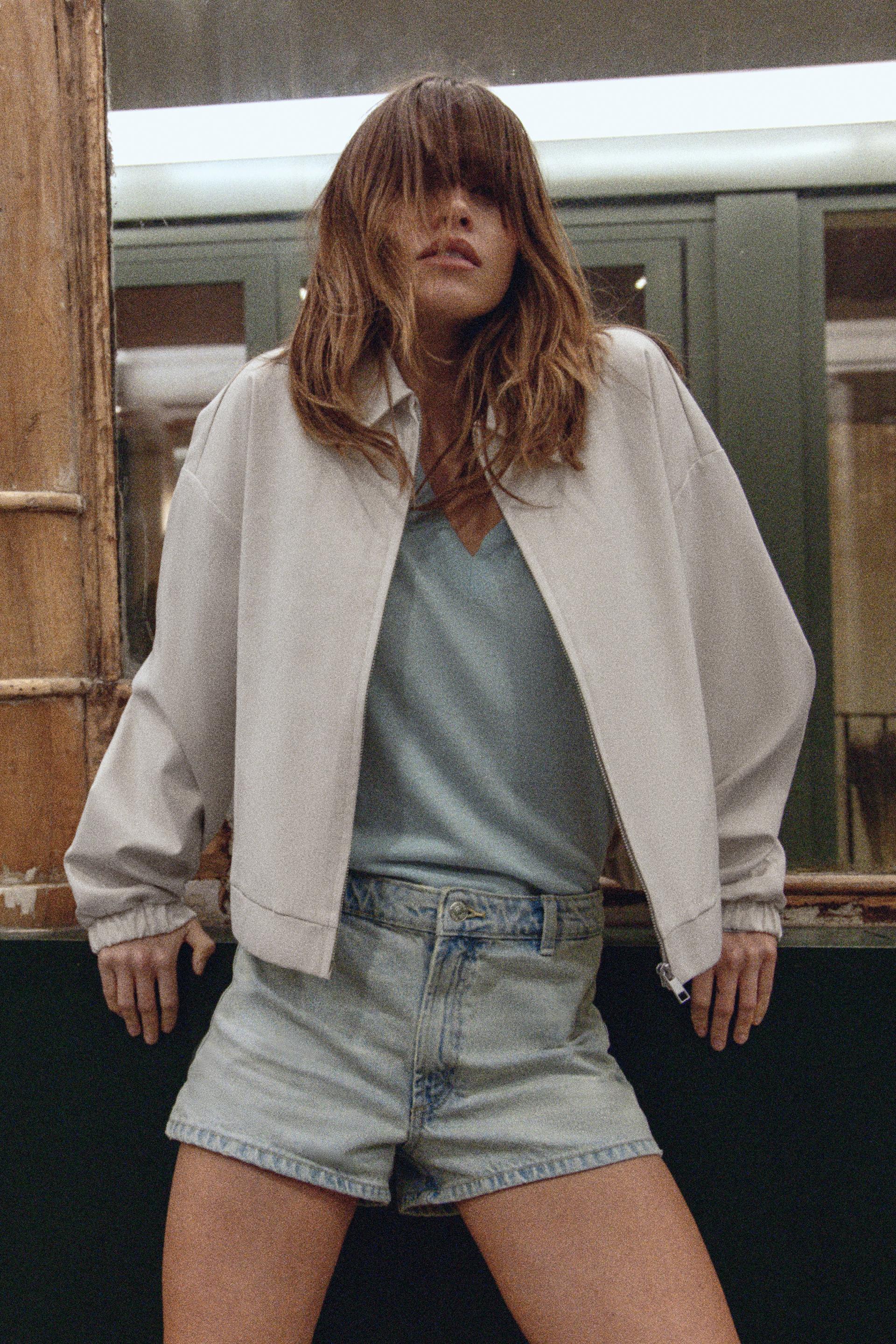 ВОДООТТАЛКИВАЮЩАЯ КУРТКА
ВОДООТТАЛКИВАЮЩАЯ КУРТКА