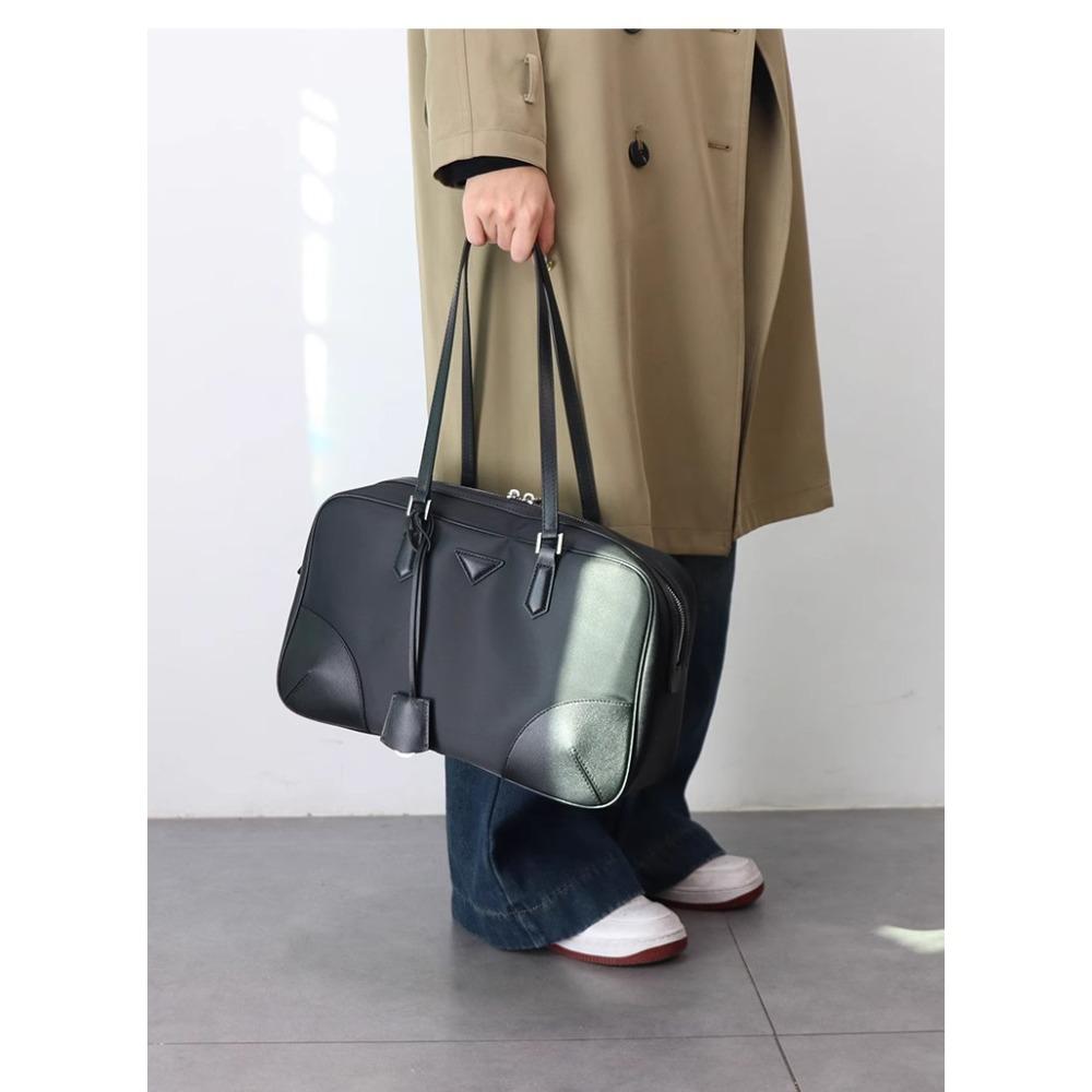 Новый европейский стиль, мужской портфель из коровьей кожи, кожаный бизнес-портфель, ручная сумка для документов, женская сумка, ощущение высокого класса 37x22x13 чёрный
Новый европейский стиль, мужской портфель из коровьей кожи, кожаный бизнес-портфель, ручная сумка для документов, женская сумка, ощущение высокого класса 37x22x13 чёрный