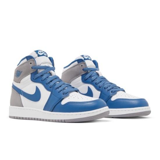 Air Jordan 1 Retro High OG GS True Blue FD1437-410 EU 35.5 синій
Air Jordan 1 Retro High OG GS True Blue FD1437-410 EU 35.5 синій