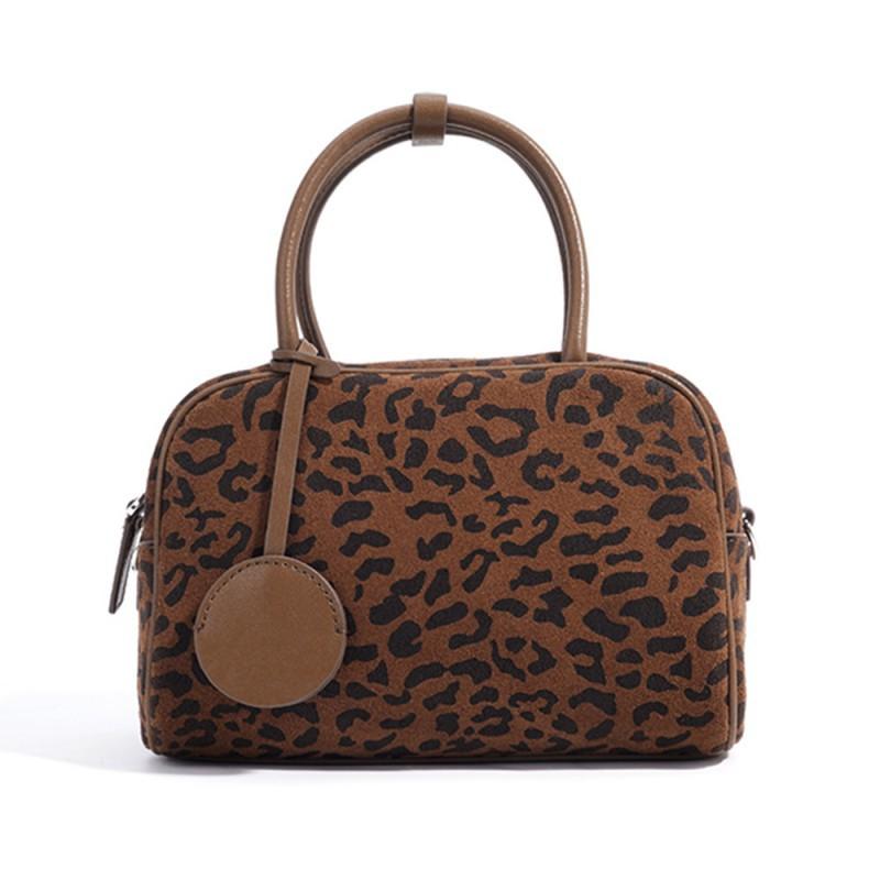 High End Versatile Simple Beauty Commuter Bag Women s Genuine Leather Handbag Shoulder Crossbody 22x13x15cm
High End Versatile Simple Beauty Commuter Bag Women s Genuine Leather Handbag Shoulder Crossbody 22x13x15cm