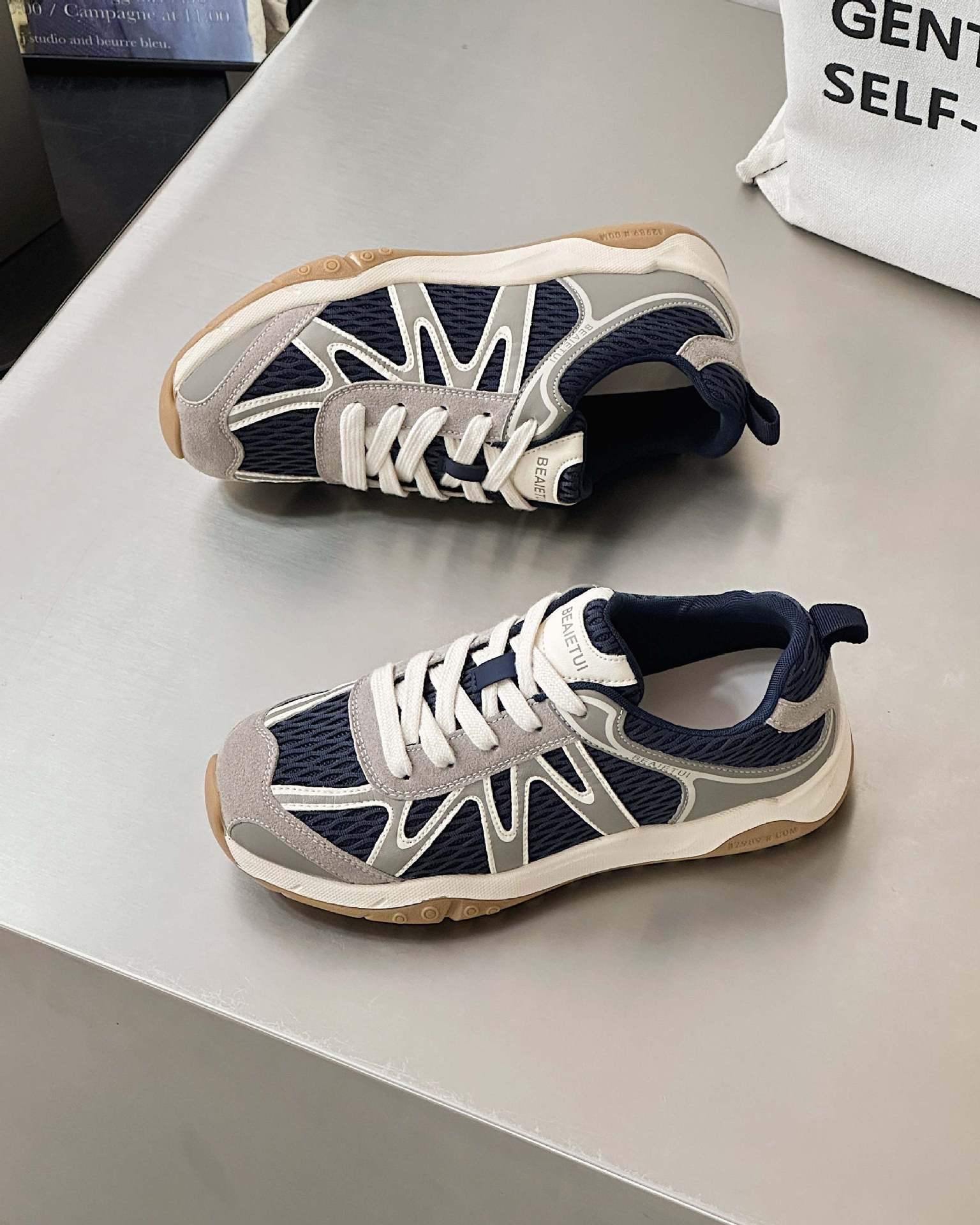 2025 new leather mesh breathable German training shoes women s shoes versatile casual sports shoes lightweight soft sole Forrest Gump shoes tide 35
2025 new leather mesh breathable German training shoes women s shoes versatile casual sports shoes lightweight soft sole Forrest Gump shoes tide 35