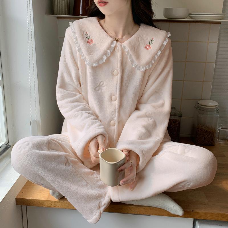 D Winter new pocket butterfly flower sweet thickened warm pajamas set loungewear women s spot XL
D Winter new pocket butterfly flower sweet thickened warm pajamas set loungewear women s spot XL