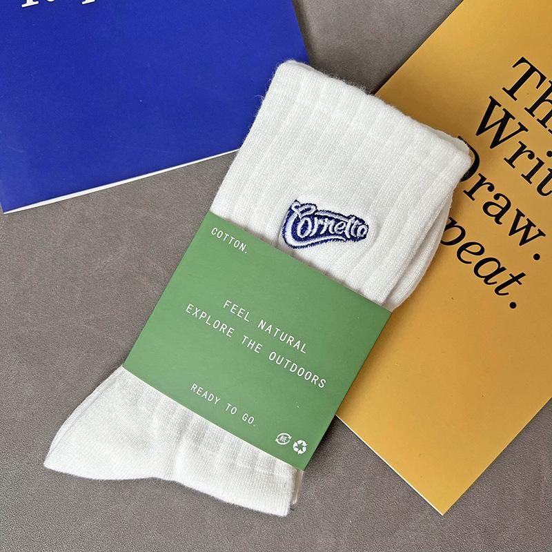 Trendy Mid-Calf Cotton Socks for Men & Women - Autumn/Winter Streetwear, Skateboarding, Basketball, Hip Hop, Student Cartoon Letter Design
Trendy Mid-Calf Cotton Socks for Men & Women - Autumn/Winter Streetwear, Skateboarding, Basketball, Hip Hop, Student Cartoon Letter Design