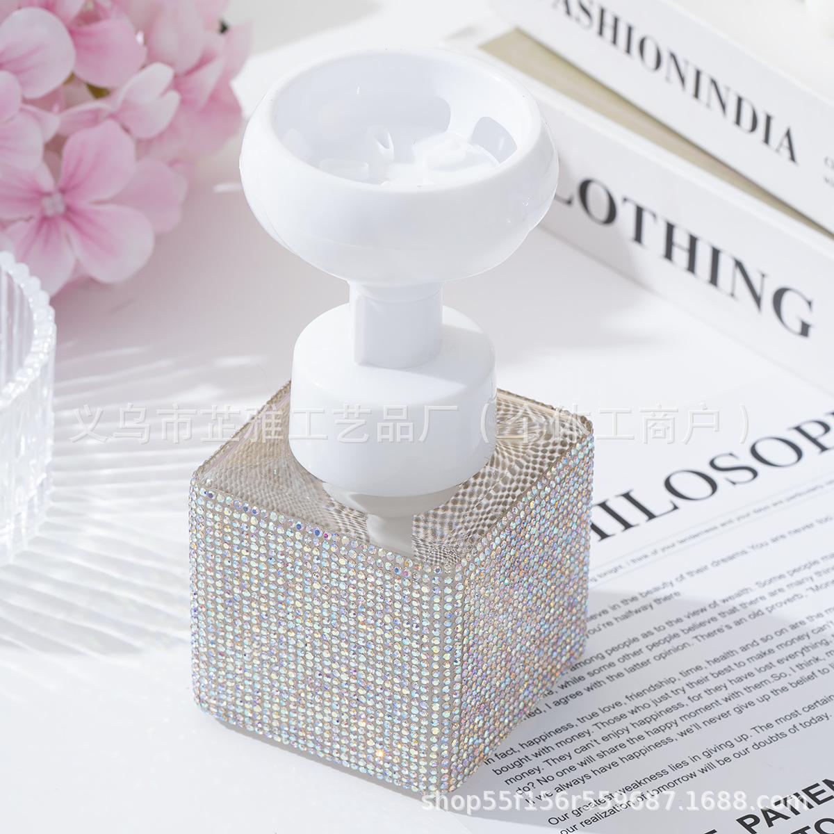 Creative Diamond-encrusted Flower Bubble Bubble Bottle Cute Bathroom Press Hand Sanitizer Lotion Transparent Separate Bottle
Creative Diamond-encrusted Flower Bubble Bubble Bottle Cute Bathroom Press Hand Sanitizer Lotion Transparent Separate Bottle