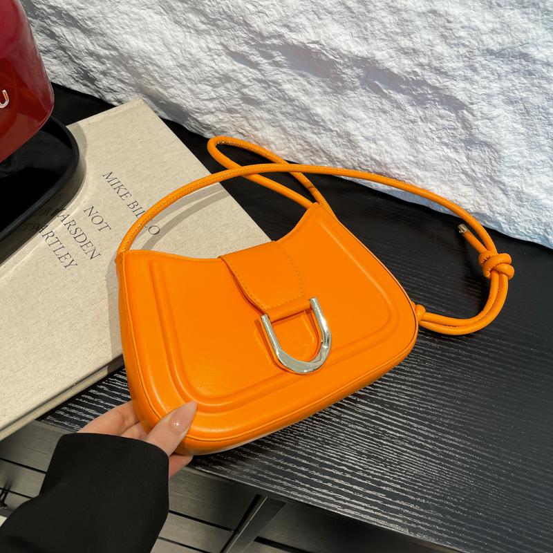 Retro small bag 2025 new fashion spring texture shoulder bag casual messenger baguette bag portable women s bag коричневий
Retro small bag 2025 new fashion spring texture shoulder bag casual messenger baguette bag portable women s bag коричневий