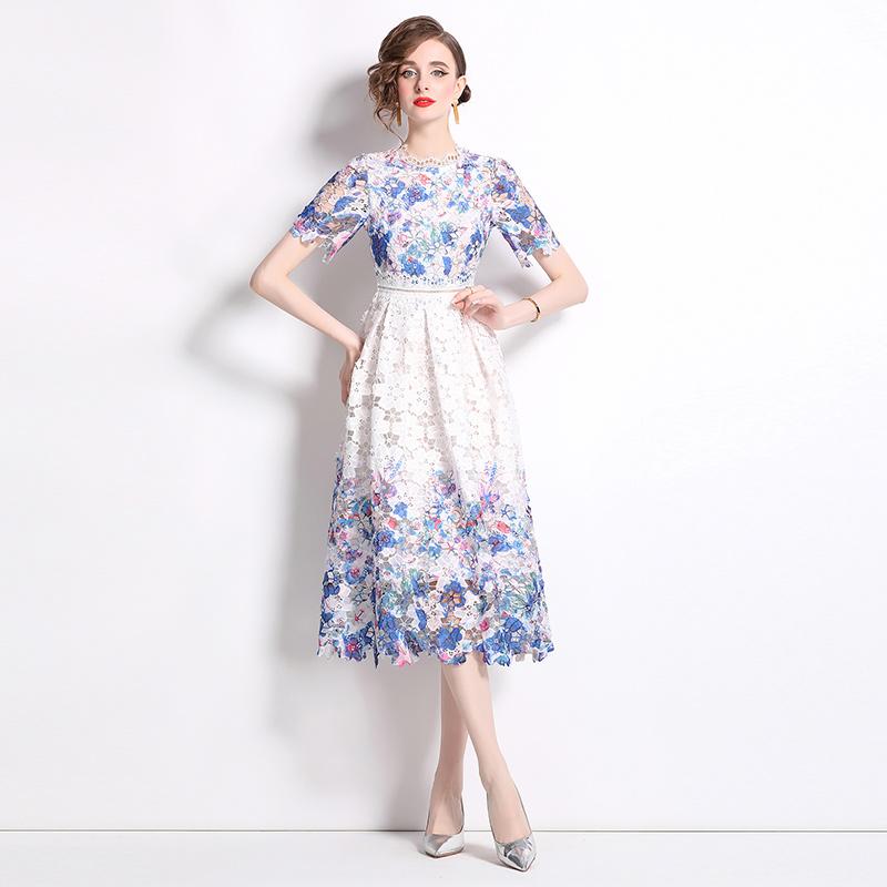 Новое модное кружевное летнее платье миди с градиентным цветным принтом для женщин, новинка 2024 года, элегантное тонкое длинное платье с короткими рукавами M синий
Новое модное кружевное летнее платье миди с градиентным цветным принтом для женщин, новинка 2024 года, элегантное тонкое длинное платье с короткими рукавами M синий