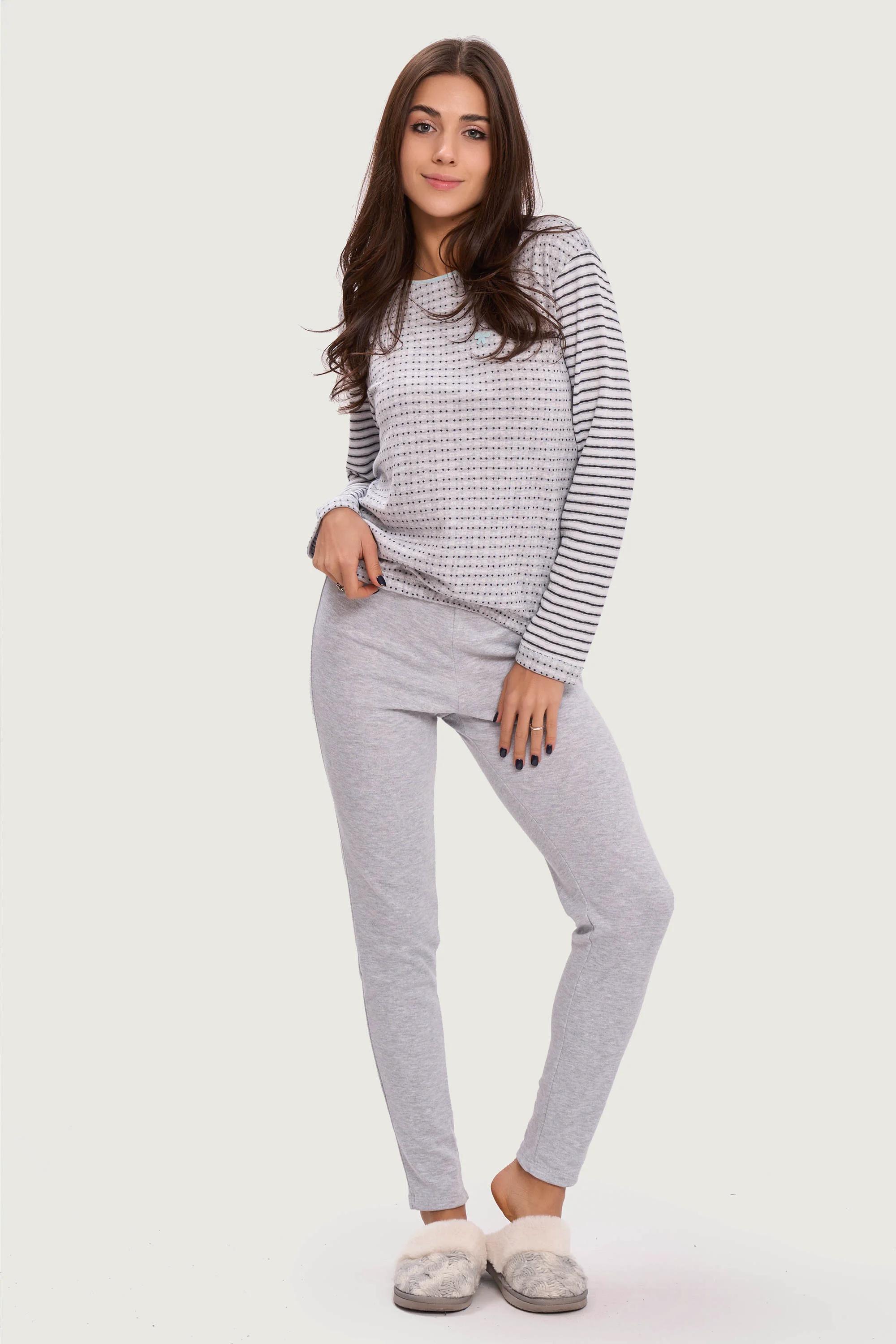 комплект: джемпер та штани Massana (81591) 50(2XL) різнокольорові кольору
комплект: джемпер та штани Massana (81591) 50(2XL) різнокольорові кольору