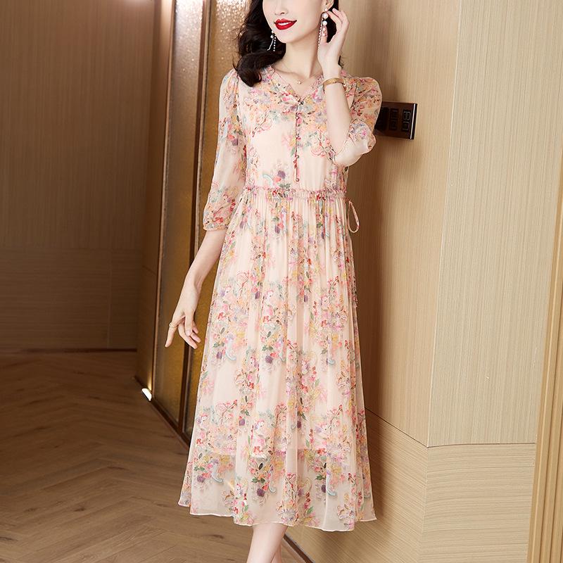 Mulberry Silk V-Neck Dress: Women s Short Sleeve, Loose Fit, Petite & Plus Size, Fashionable for Middle-Aged Mothers, 2025 Collection. 2XL
Mulberry Silk V-Neck Dress: Women s Short Sleeve, Loose Fit, Petite & Plus Size, Fashionable for Middle-Aged Mothers, 2025 Collection. 2XL