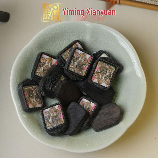 Yiming Sandalwood Thangka Fox Pendant in Wushi Pai Wood
Yiming Sandalwood Thangka Fox Pendant in Wushi Pai Wood