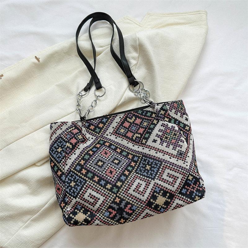 Большая вместительная персонализированная сумка-тоут 2024 года, новая модная сумка через плечо в иностранном стиле для поездок на работу и обратно чёрный
Большая вместительная персонализированная сумка-тоут 2024 года, новая модная сумка через плечо в иностранном стиле для поездок на работу и обратно чёрный