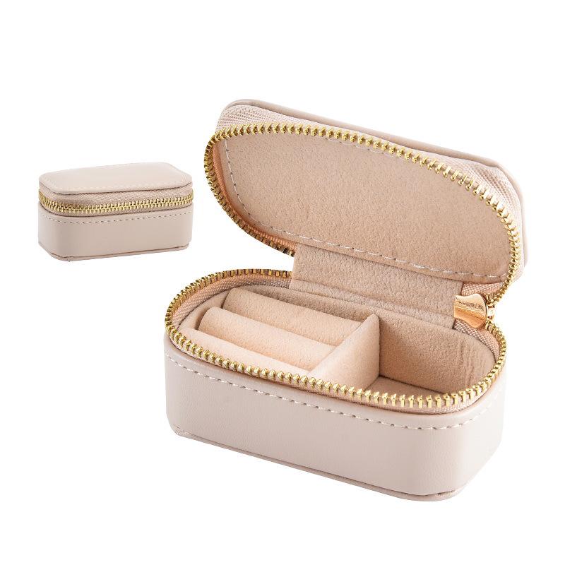 Light Luxury Mini Travel Jewelry Box – Portable Storage for Earrings and Rings
Light Luxury Mini Travel Jewelry Box – Portable Storage for Earrings and Rings