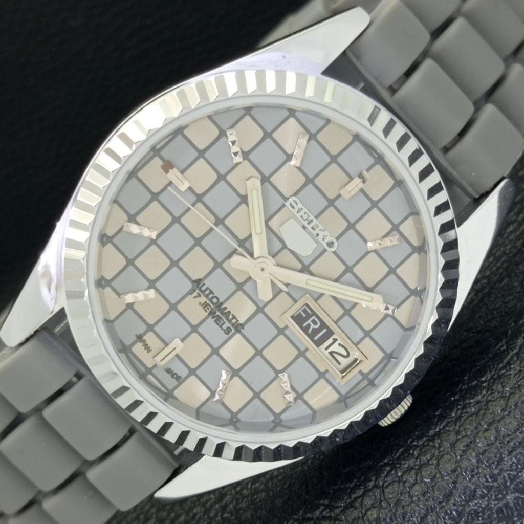 REFURBISHED SEIKO 5 AUTOMATIC MENS WATCH JAPAN MADE GREY DIAL CUSTOM a440013-2 QV90-a440013
REFURBISHED SEIKO 5 AUTOMATIC MENS WATCH JAPAN MADE GREY DIAL CUSTOM a440013-2 QV90-a440013