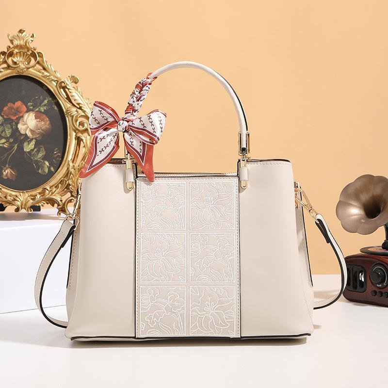 Versatile Bags, Women S Handbags, Mother Models, Atmospheric Versatile Large-Capacity Commuting Shoulder Messenger Bags
Versatile Bags, Women S Handbags, Mother Models, Atmospheric Versatile Large-Capacity Commuting Shoulder Messenger Bags