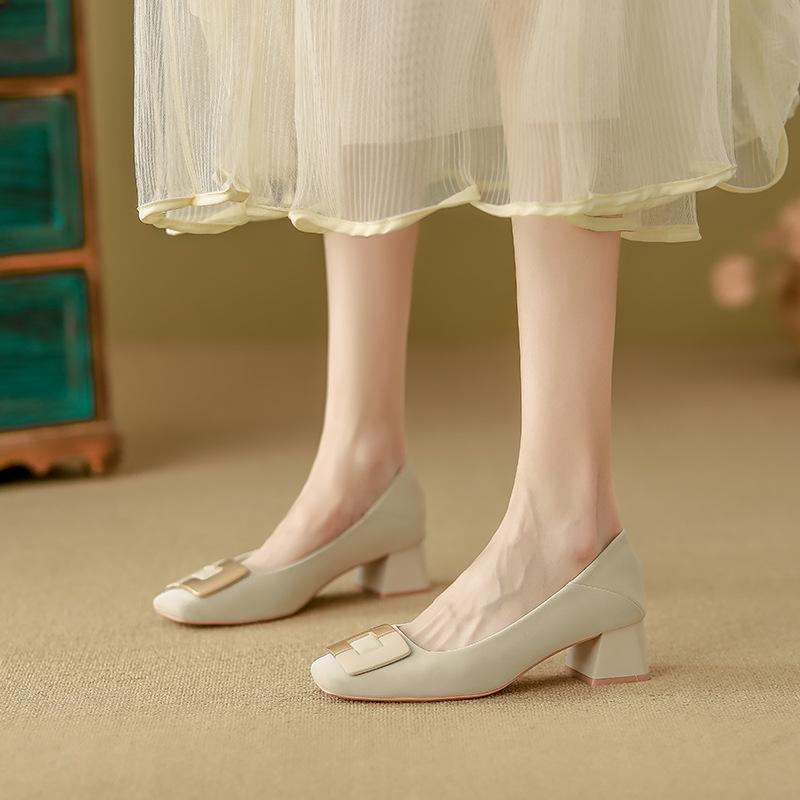 Yuanlitong winter new high heels women wear high-end thick heels single shoes small thick heels not tired feet occupation 39 бежевий
Yuanlitong winter new high heels women wear high-end thick heels single shoes small thick heels not tired feet occupation 39 бежевий