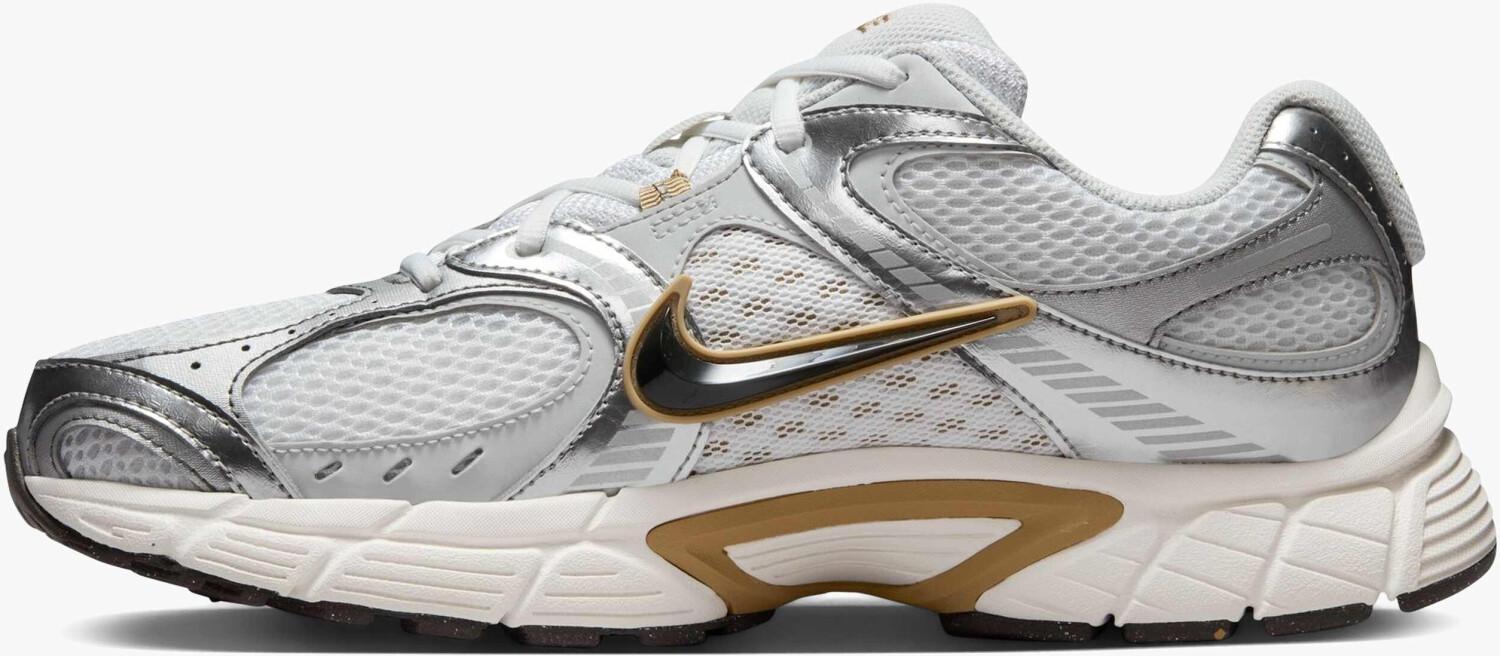 Кроссовки Nike V5 RNR белый/парашютный беж/металлический оловянный/средний пепел 49 ½
Кроссовки Nike V5 RNR белый/парашютный беж/металлический оловянный/средний пепел 49 ½