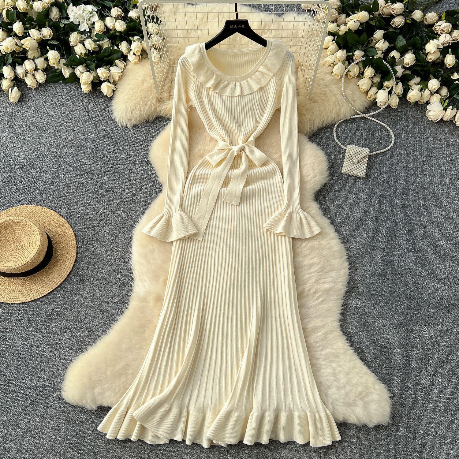 Трикотажні сукні. Жіноча зимова довга сукня з розкльошеними рукавами та оборками. one size абрикосовий
Трикотажні сукні. Жіноча зимова довга сукня з розкльошеними рукавами та оборками. one size абрикосовий