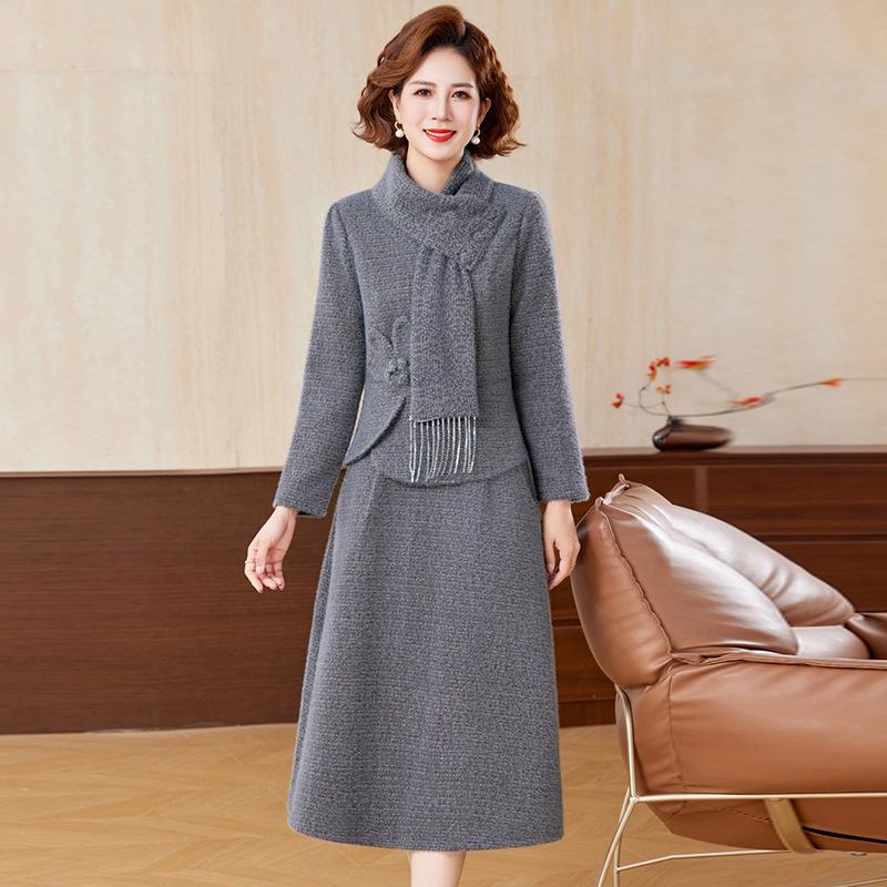 Chic Winter Faux Mink Velvet Two-Piece Set: Wide-Leg Pants and Dress for Moms 4XL (recommended for 68-73 kg)
Chic Winter Faux Mink Velvet Two-Piece Set: Wide-Leg Pants and Dress for Moms 4XL (recommended for 68-73 kg)