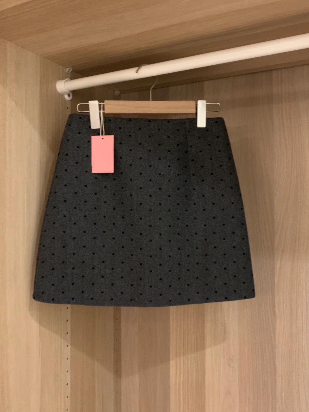 Plus Size Korean Retro Polka Dot Woolen A-line Skirt - High Waist, Autumn/Winter, Hip-hugging, Slimming, Short Style for Women 3XL темно-сірий
Plus Size Korean Retro Polka Dot Woolen A-line Skirt - High Waist, Autumn/Winter, Hip-hugging, Slimming, Short Style for Women 3XL темно-сірий