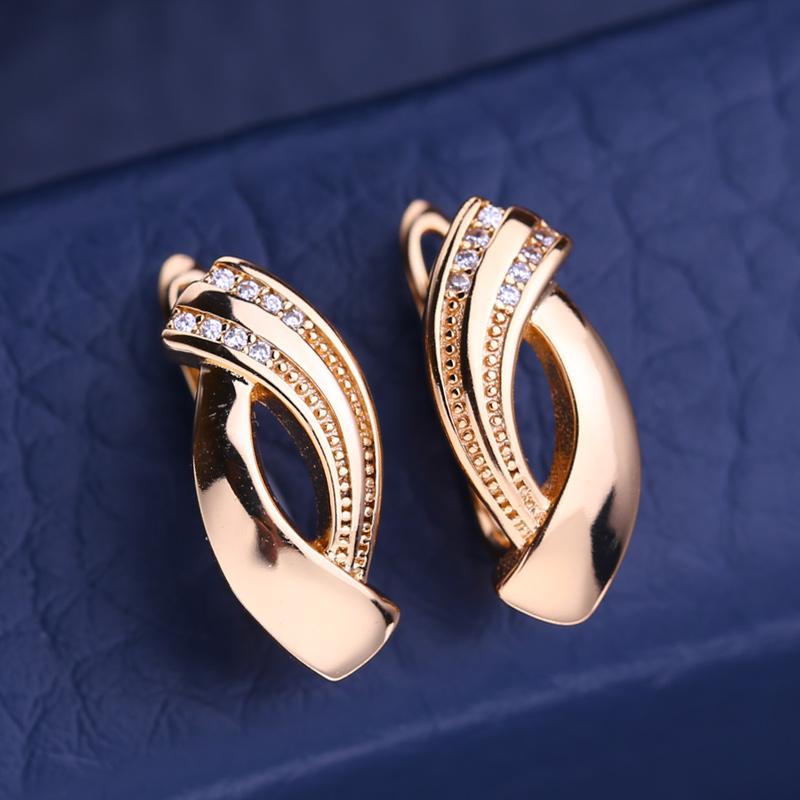 FEEYOO серьги-клипсы цвета розового золота, модные серьги-листья для женщин, серьги-гвоздики с кубическим цирконием, ювелирные изделия A
FEEYOO серьги-клипсы цвета розового золота, модные серьги-листья для женщин, серьги-гвоздики с кубическим цирконием, ювелирные изделия A