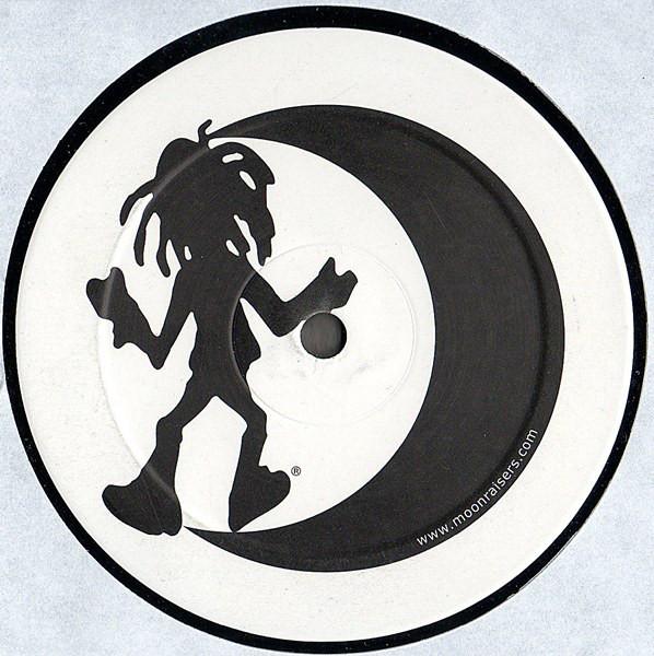 12inch Record MOONRAISERS - Goes Around 0847346 Not On Label 2003 Dance & Electronica Used
12inch Record MOONRAISERS - Goes Around 0847346 Not On Label 2003 Dance & Electronica Used