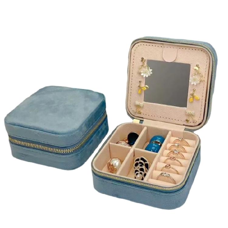 Stylish Jewelry Organizer Small Travel Jewelry Holder Compact Storage Box for Necklaces Bracelets Earrings сірий колір/ціан
Stylish Jewelry Organizer Small Travel Jewelry Holder Compact Storage Box for Necklaces Bracelets Earrings сірий колір/ціан